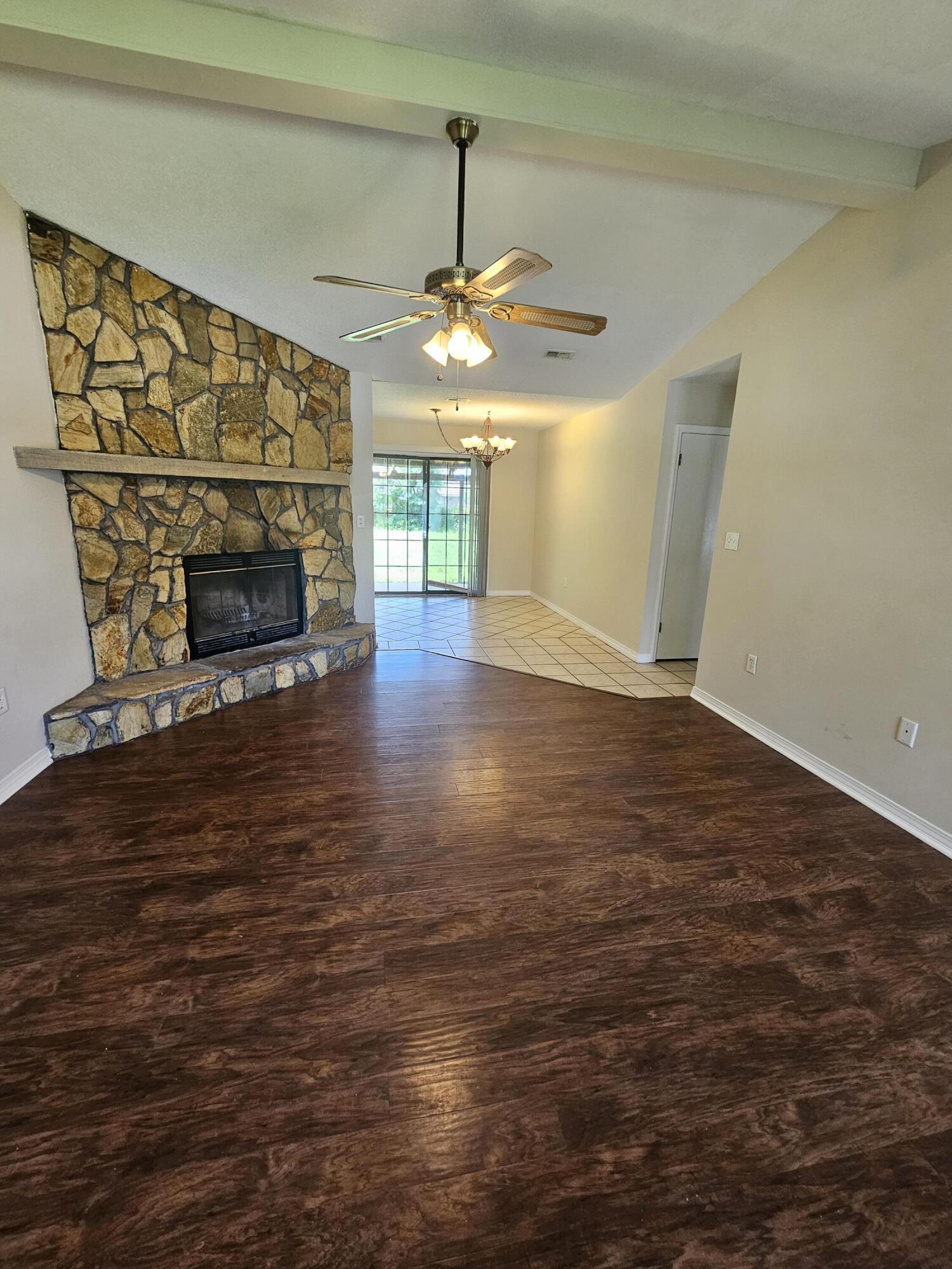 COUNTRYVIEW EST 3RD ADD - Residential Lease