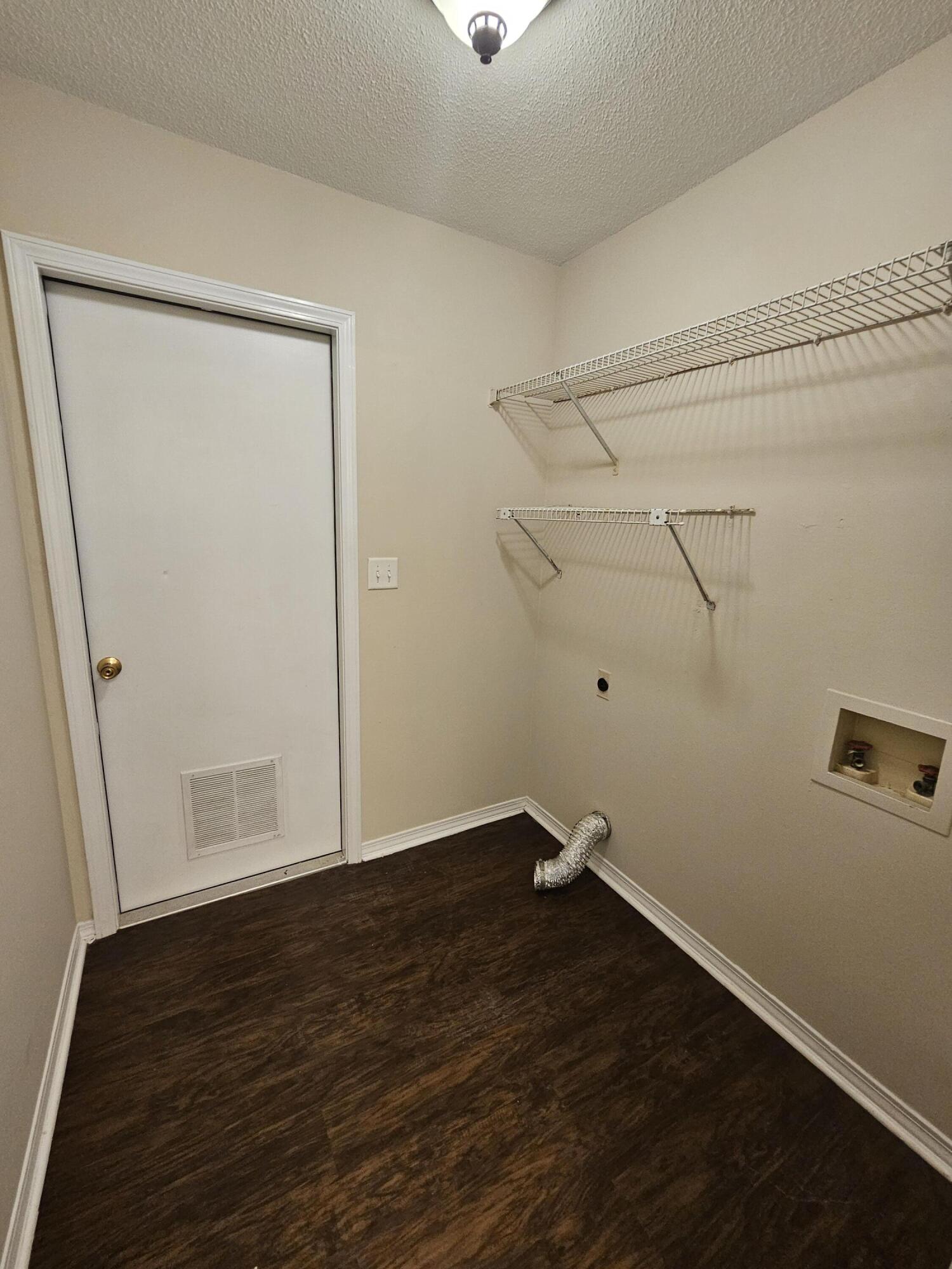 COUNTRYVIEW EST 3RD ADD - Residential Lease