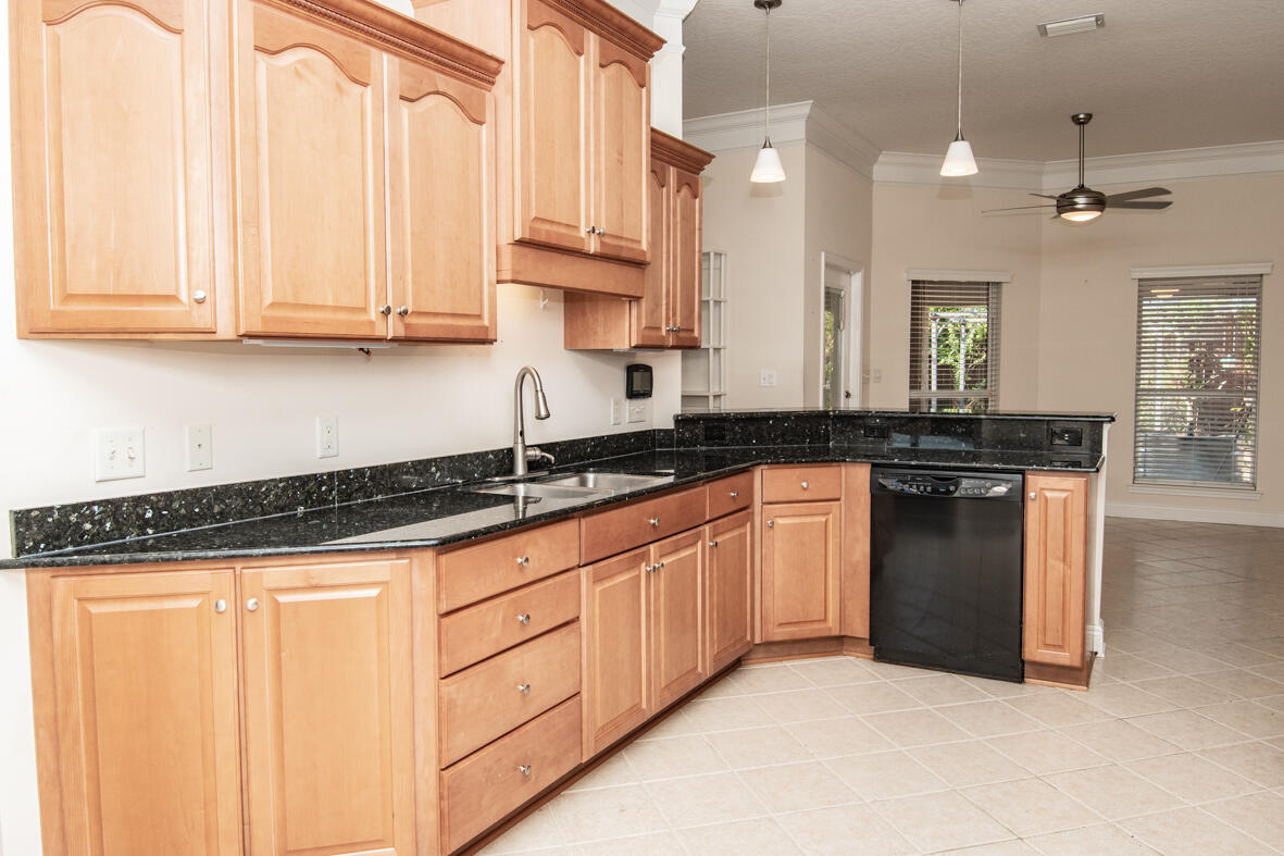 BRIDGEPORT COLONY - Residential Lease