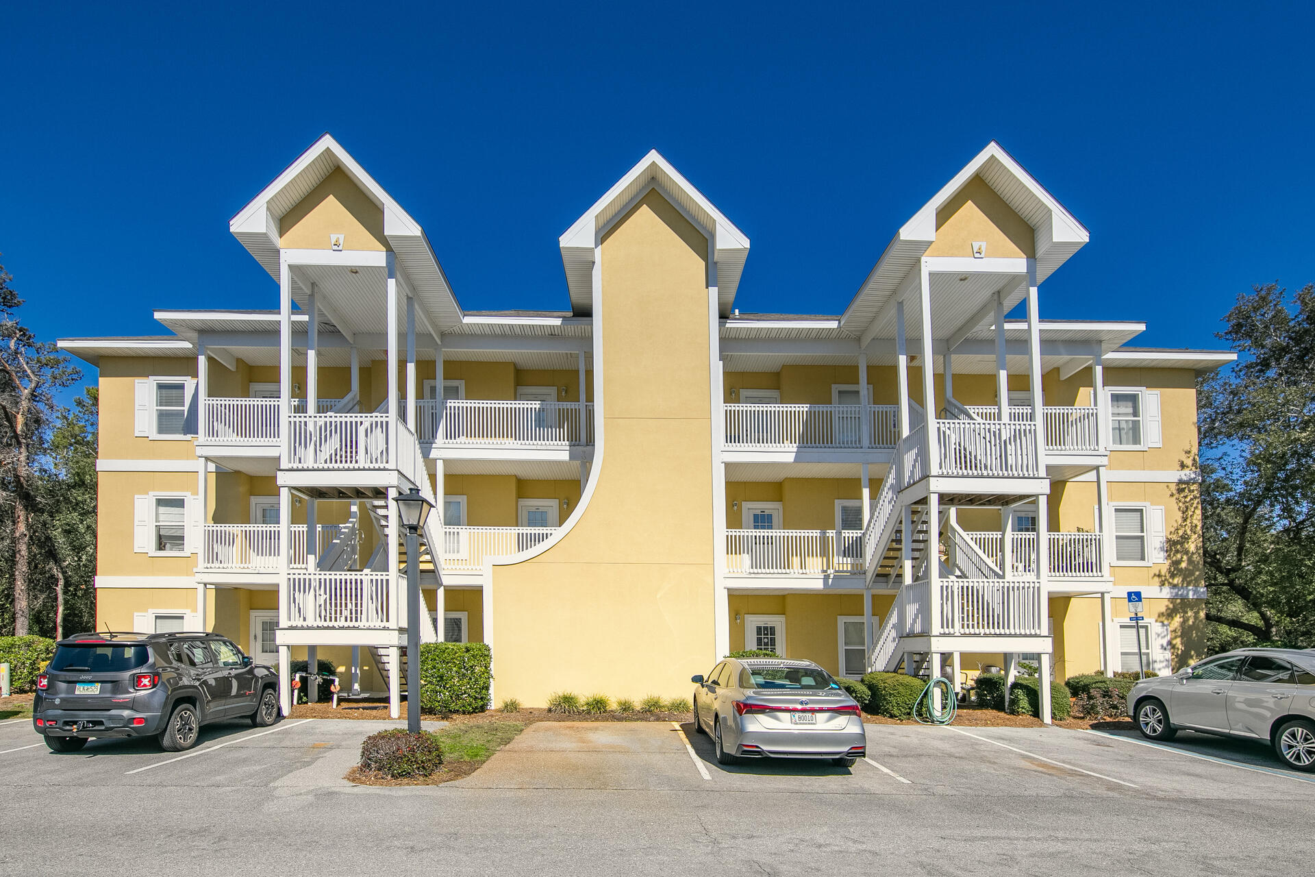 HERONS WATCH CONDO PH 4 - Residential