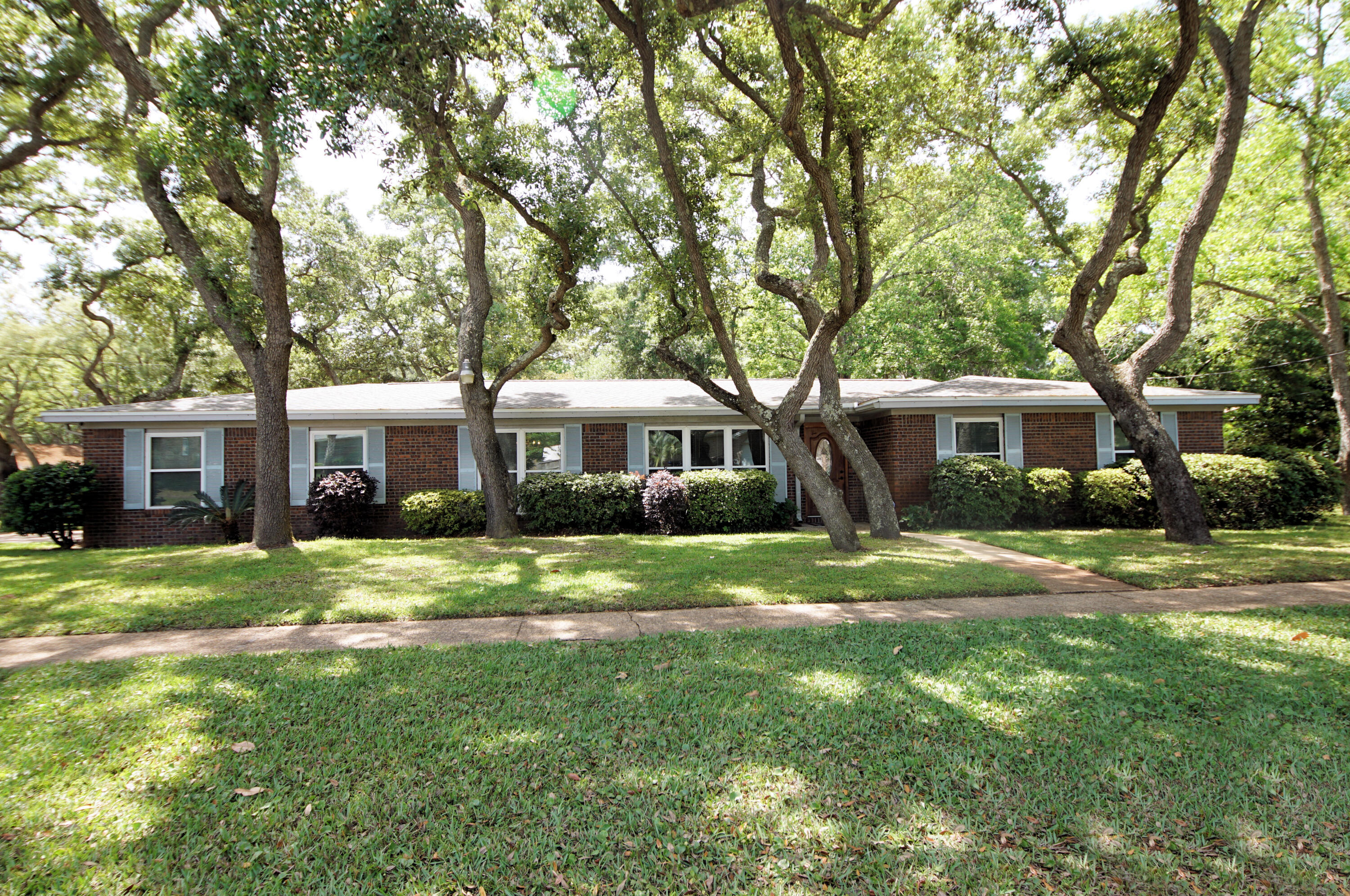 LAKEVIEW ESTATES - Residential