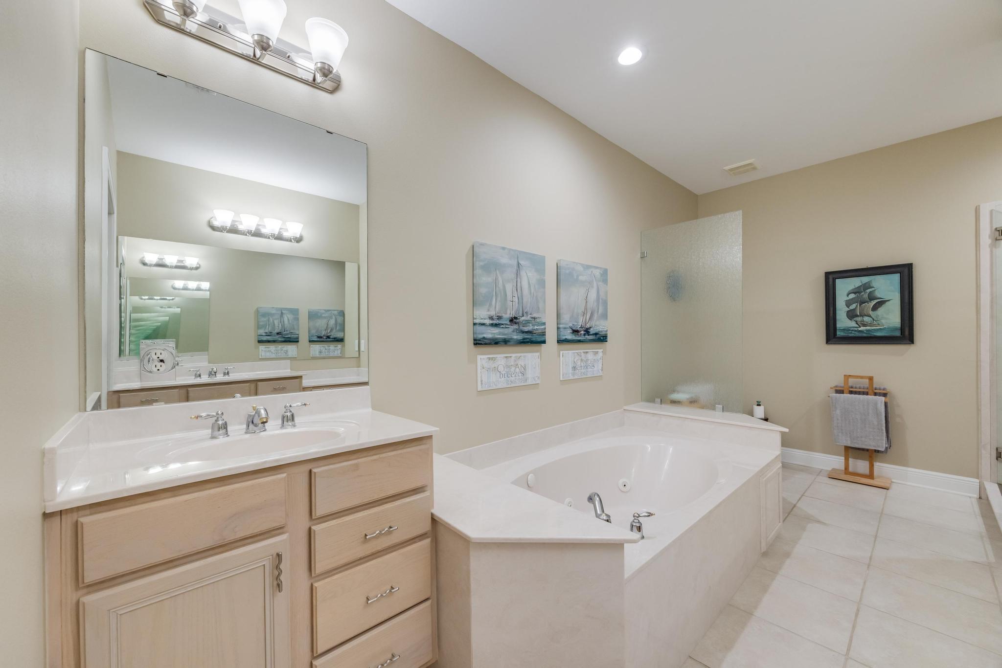 DIAMOND LAKES - Residential