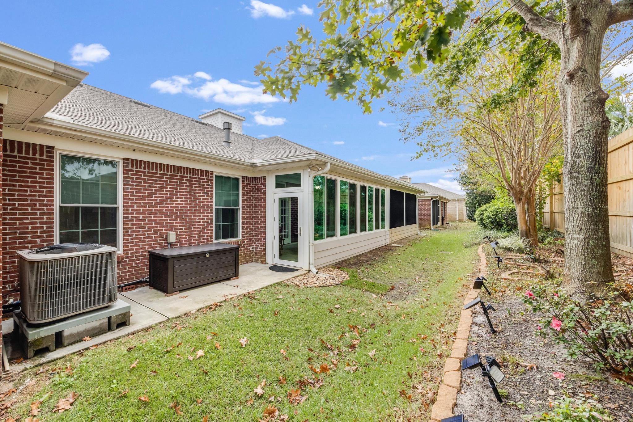 DIAMOND LAKES - Residential