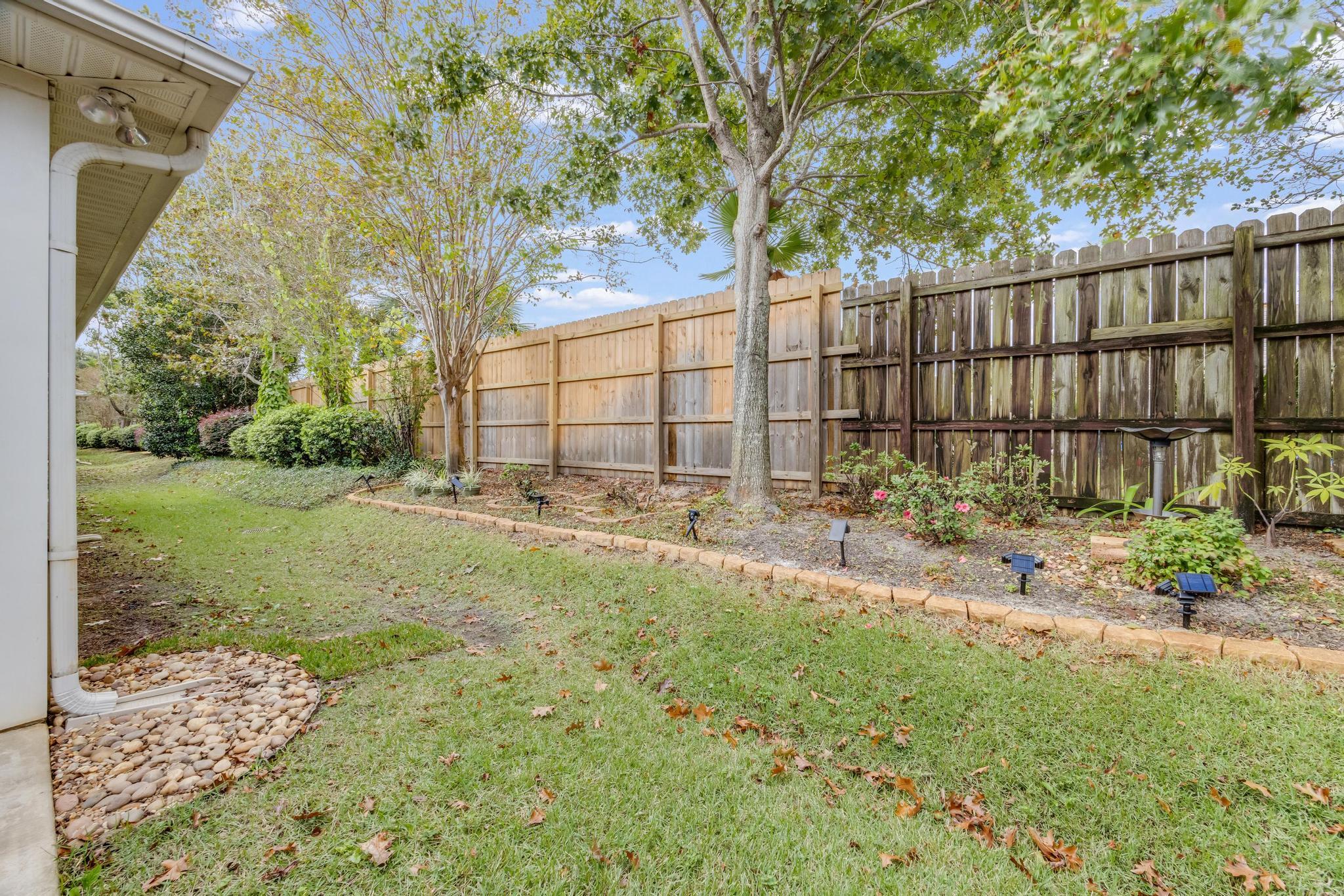 DIAMOND LAKES - Residential