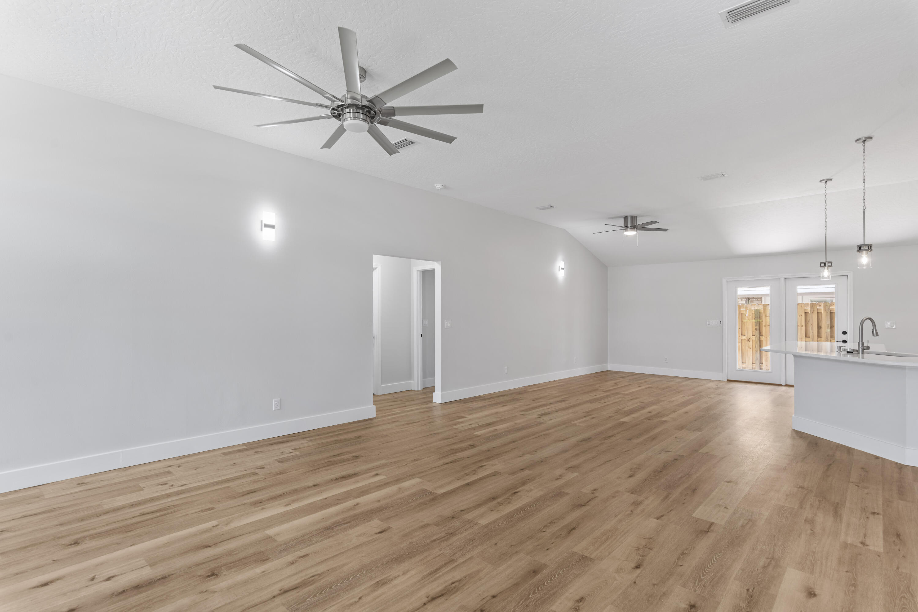 NORTH RIDGE CREEK S/D 1ST ADDN - Residential