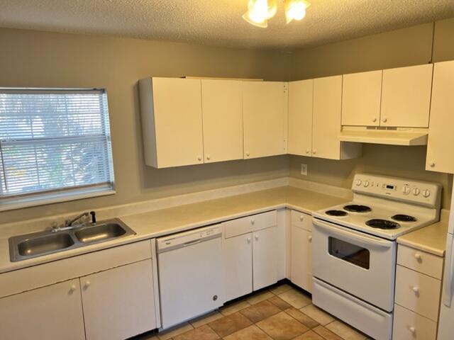 CINCO BAYOU - Residential Lease