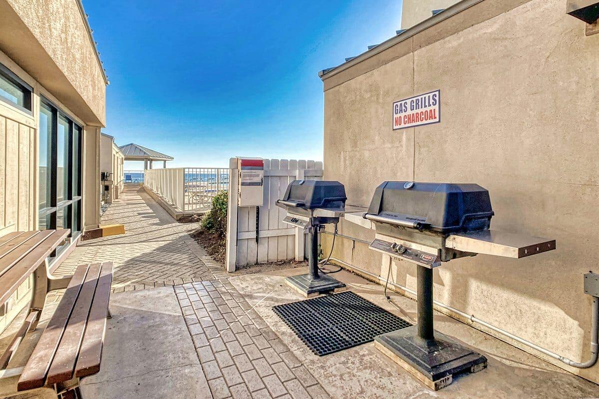 BEACH HOUSE CONDO PH 1 - Residential