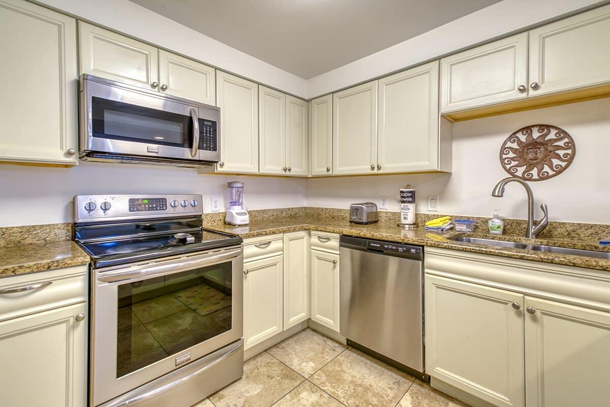BEACH HOUSE CONDO PH 1 - Residential