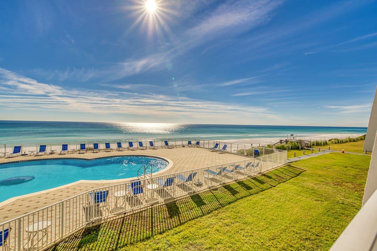 BEACH HOUSE CONDO PH 1 - Residential
