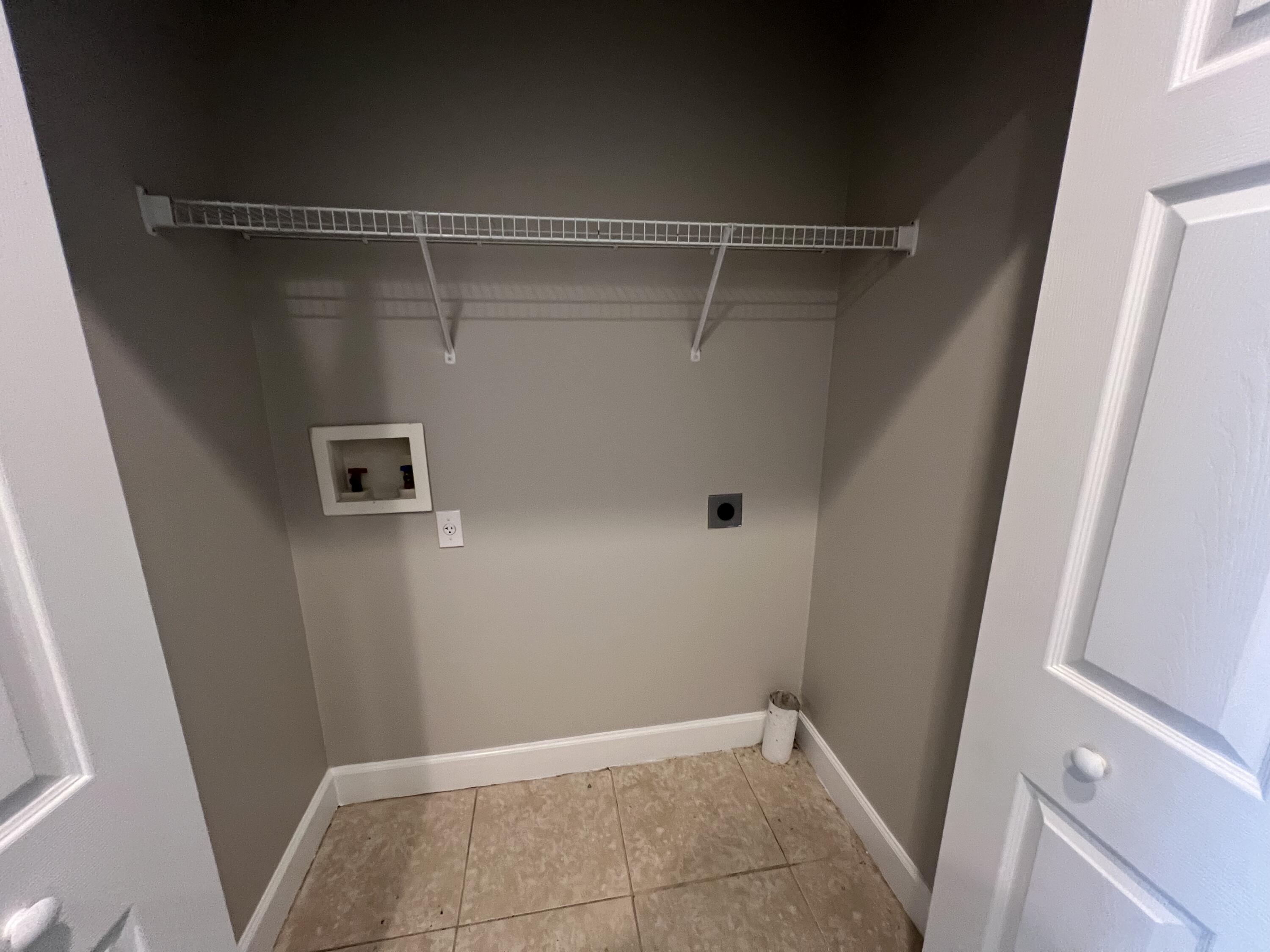 PALMS OF FREEPORT - Residential Lease