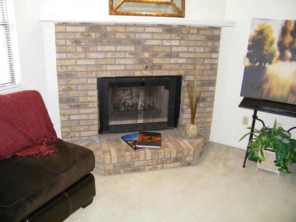 OAK TREE MANOR - Residential Lease