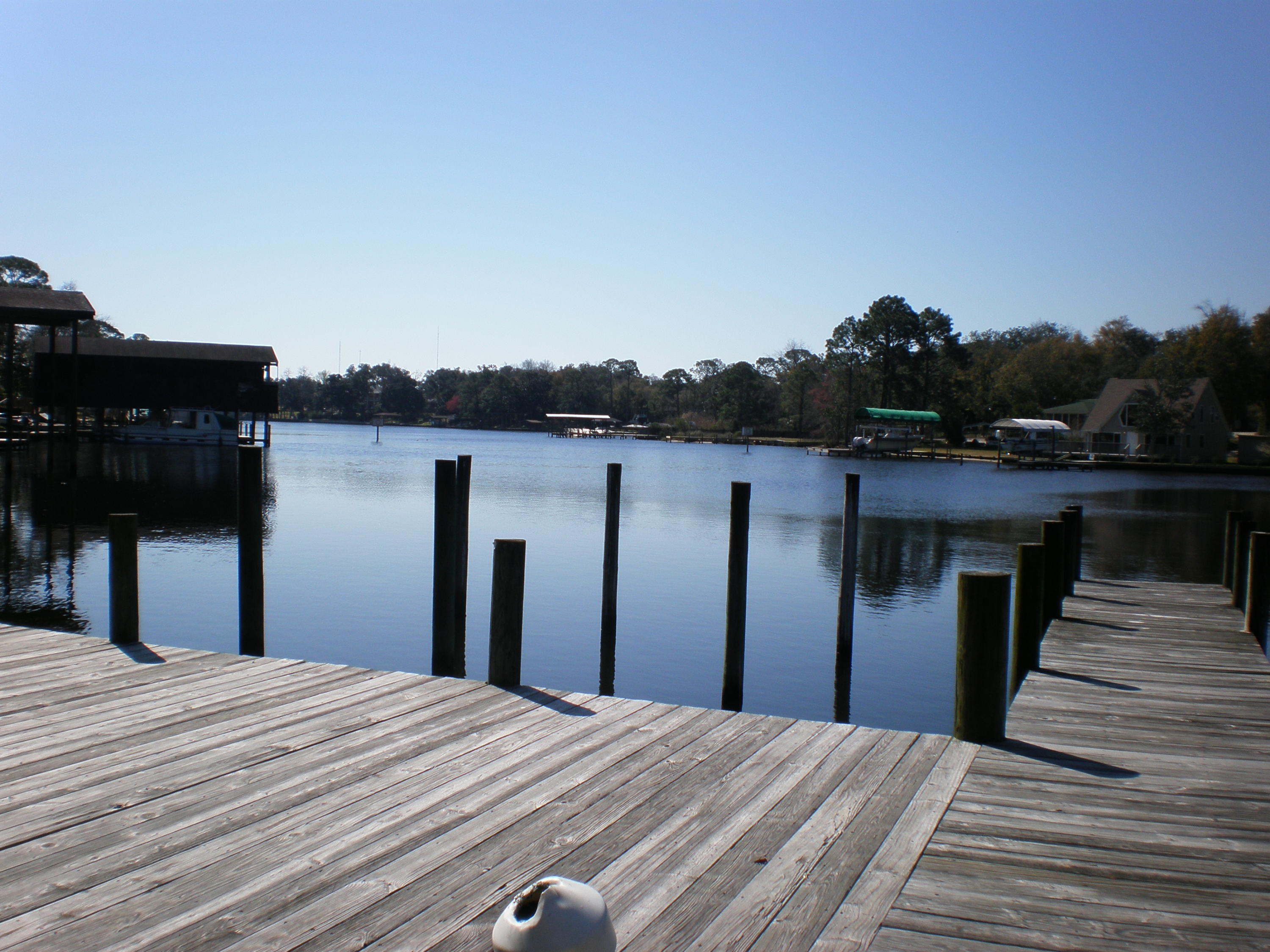 OAK TREE MANOR - Residential Lease