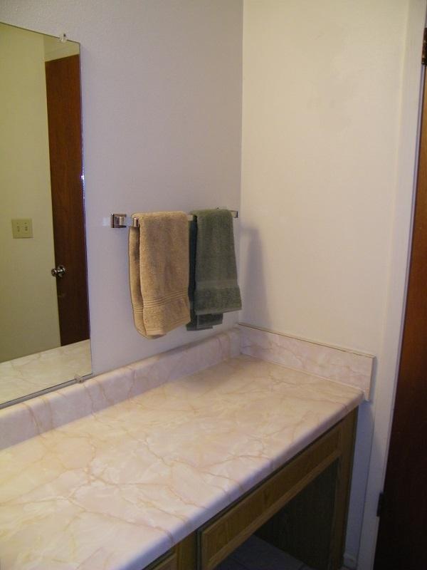 OAK TREE MANOR - Residential Lease