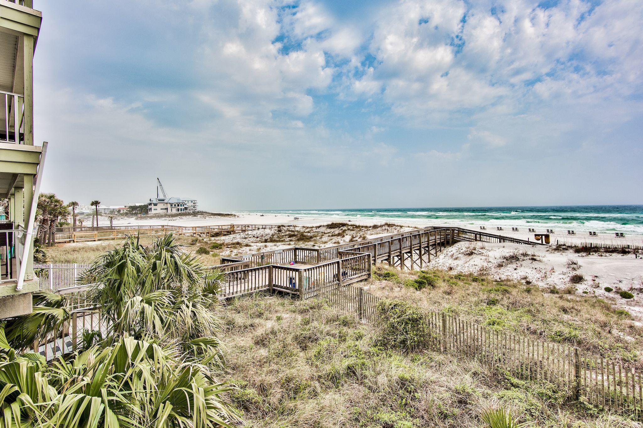 COMMODORE'S RETREAT LIMITED CONDO - Residential