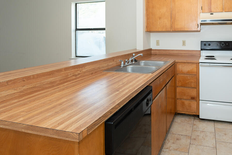 MONTAGE MANOR - Residential Lease