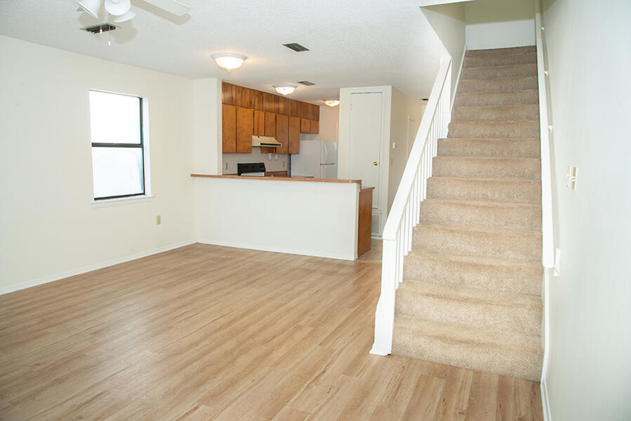MONTAGE MANOR - Residential Lease