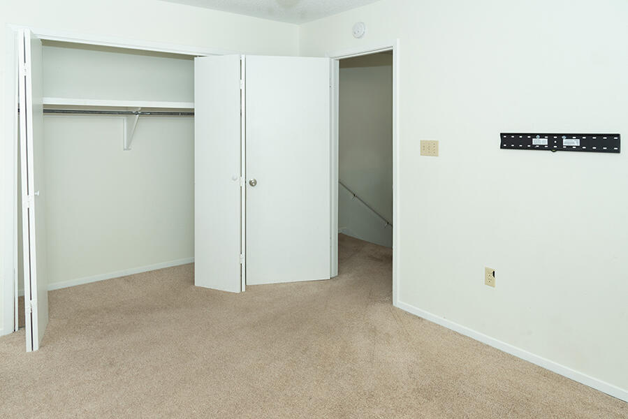 MONTAGE MANOR - Residential Lease
