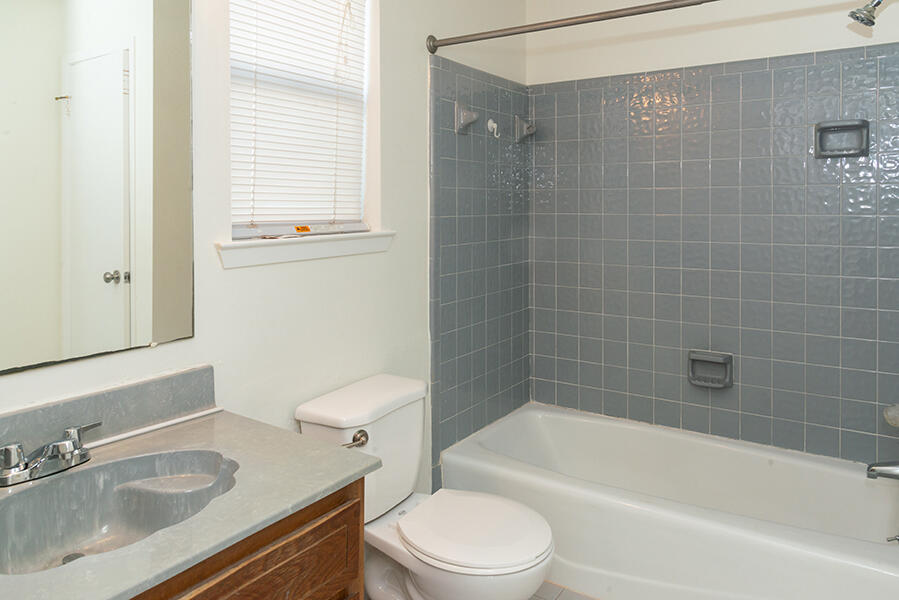 MONTAGE MANOR - Residential Lease