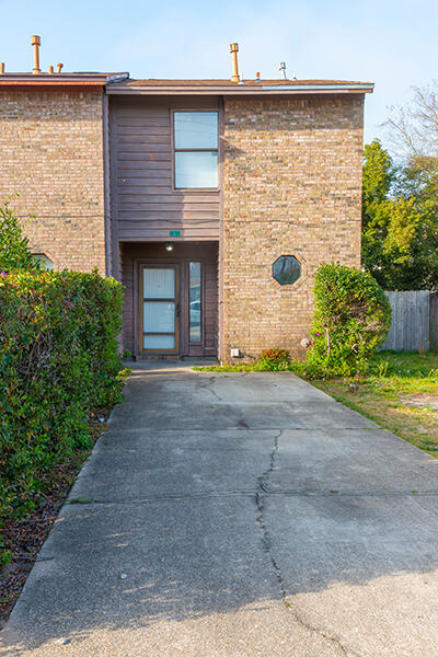 Cute townhome, mid-town location. Convenient to shopping and schools. Spacious unit with 2 bedrooms on the second floor. Privacy fenced back yard with large deck. No pets allowed and no smoking inside unit.