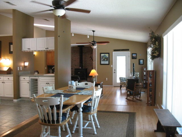 ROCKY BAYOU COUNTRY CLUB ESTATES 3 - Residential Lease
