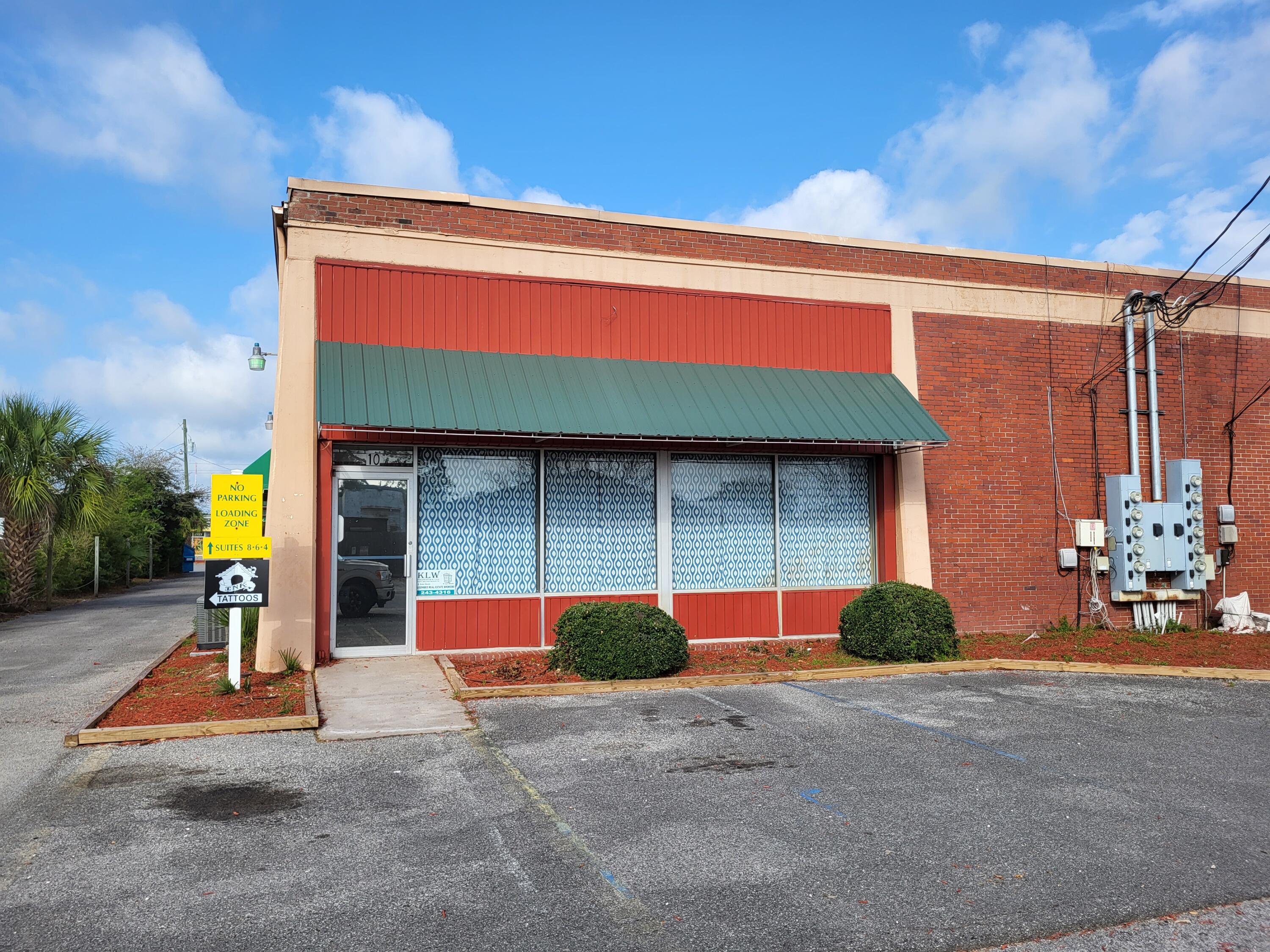Unit has large open area, 1 private office, and 1 restroom.  Could be used as an office or retail.  $150 per month for water/sewer/garbage.