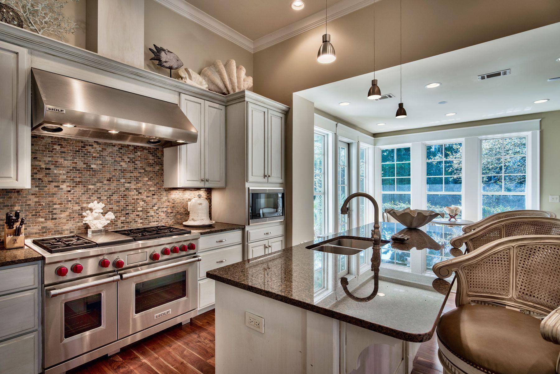ISLAND ESTATES - Residential