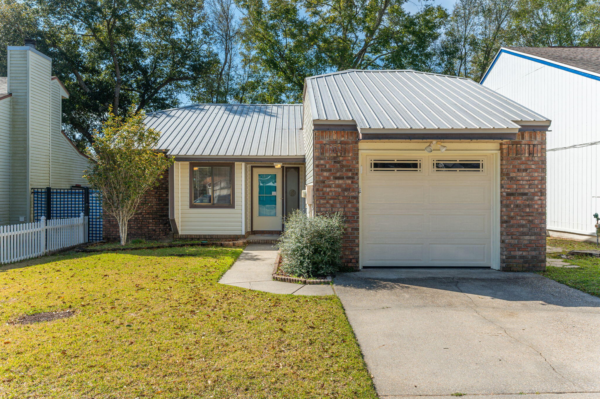 CEDAR RIDGE - Residential Lease