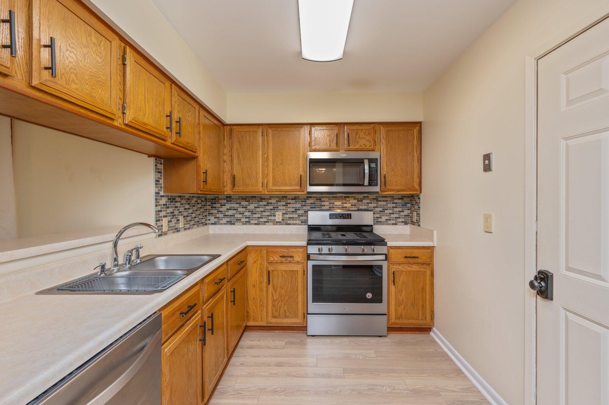 CEDAR RIDGE - Residential Lease