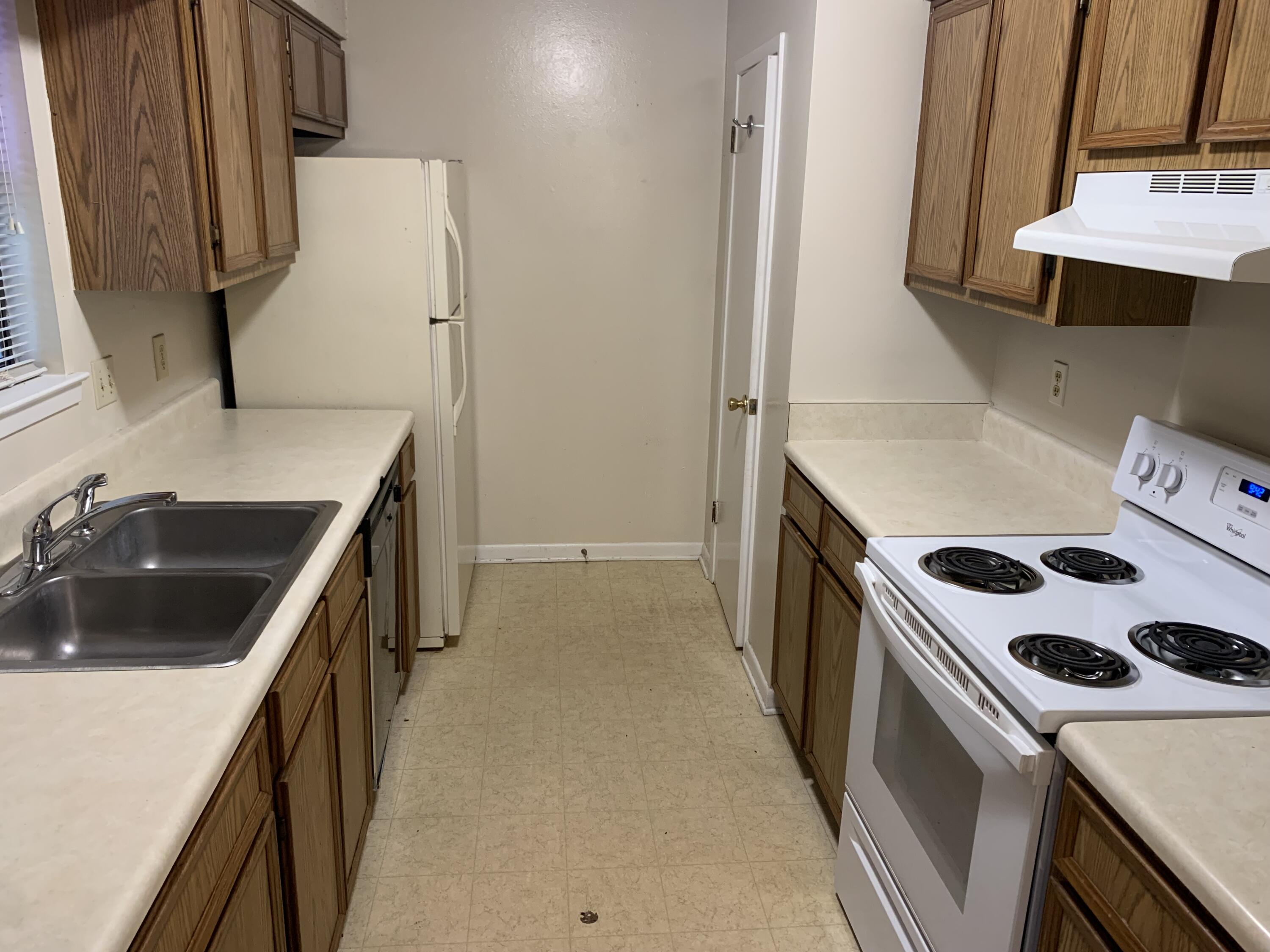 PINE MEADOWS - Residential Lease