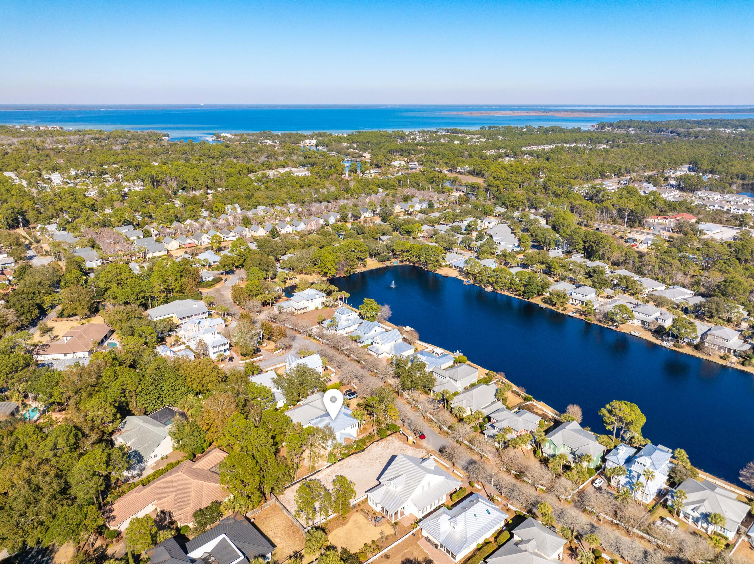 CRYSTAL LAKE - Residential