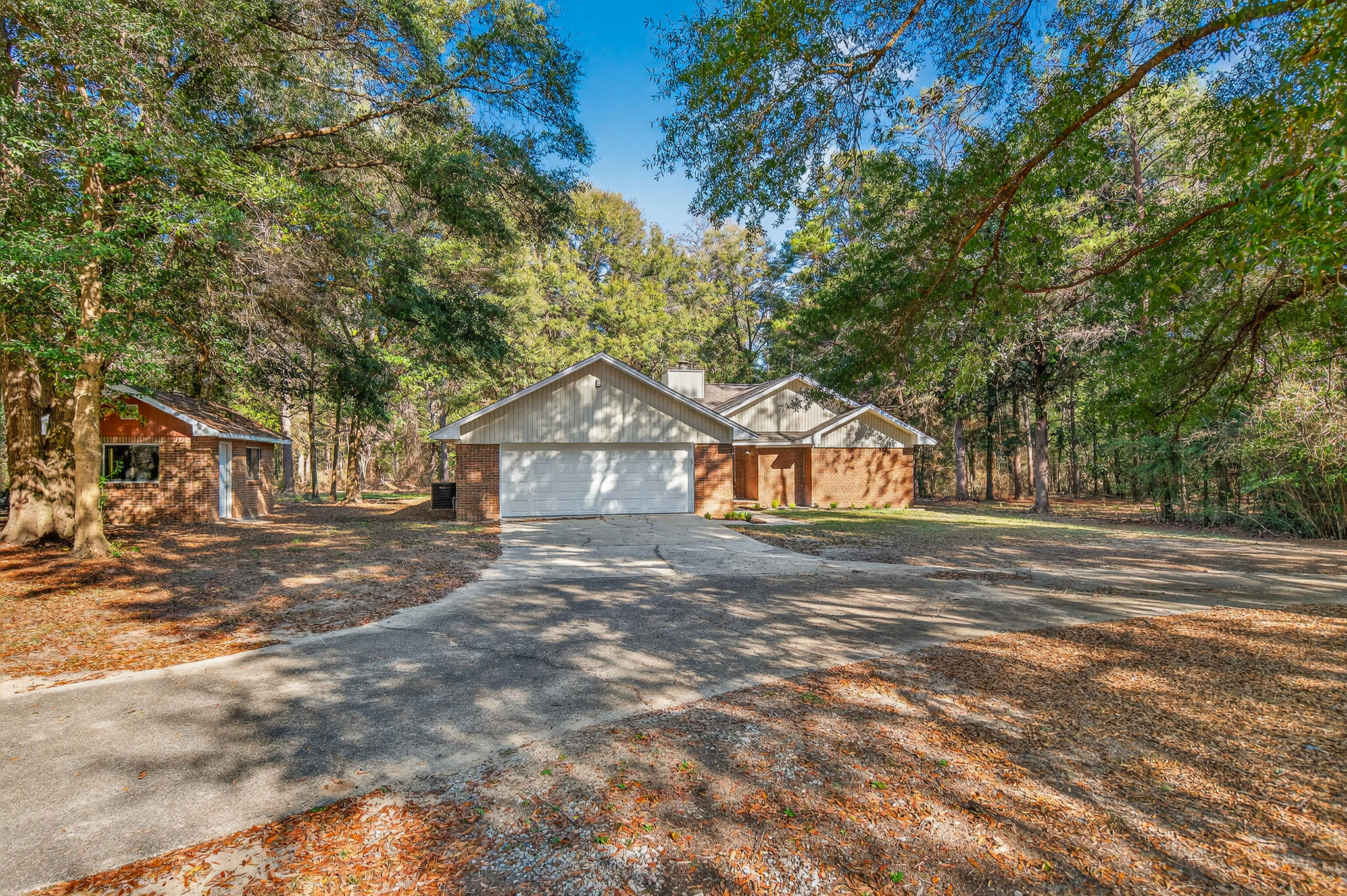 CRESTVIEW - Residential