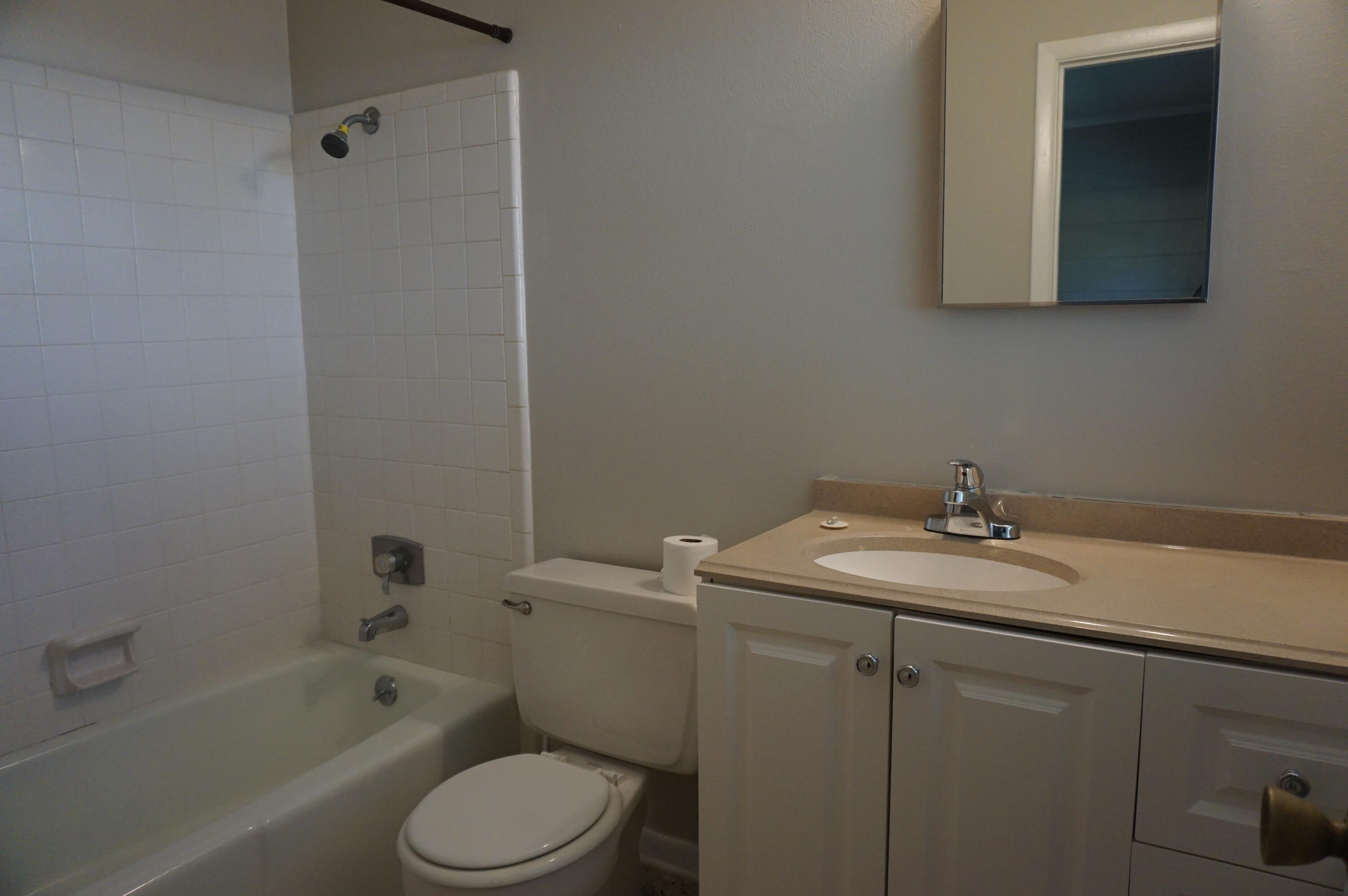 PORT DIXIE - Residential Lease