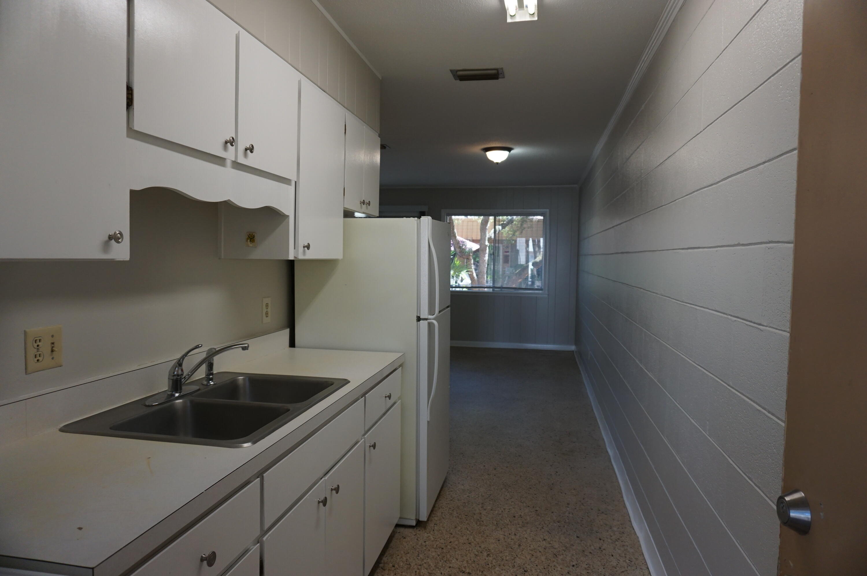 PORT DIXIE - Residential Lease