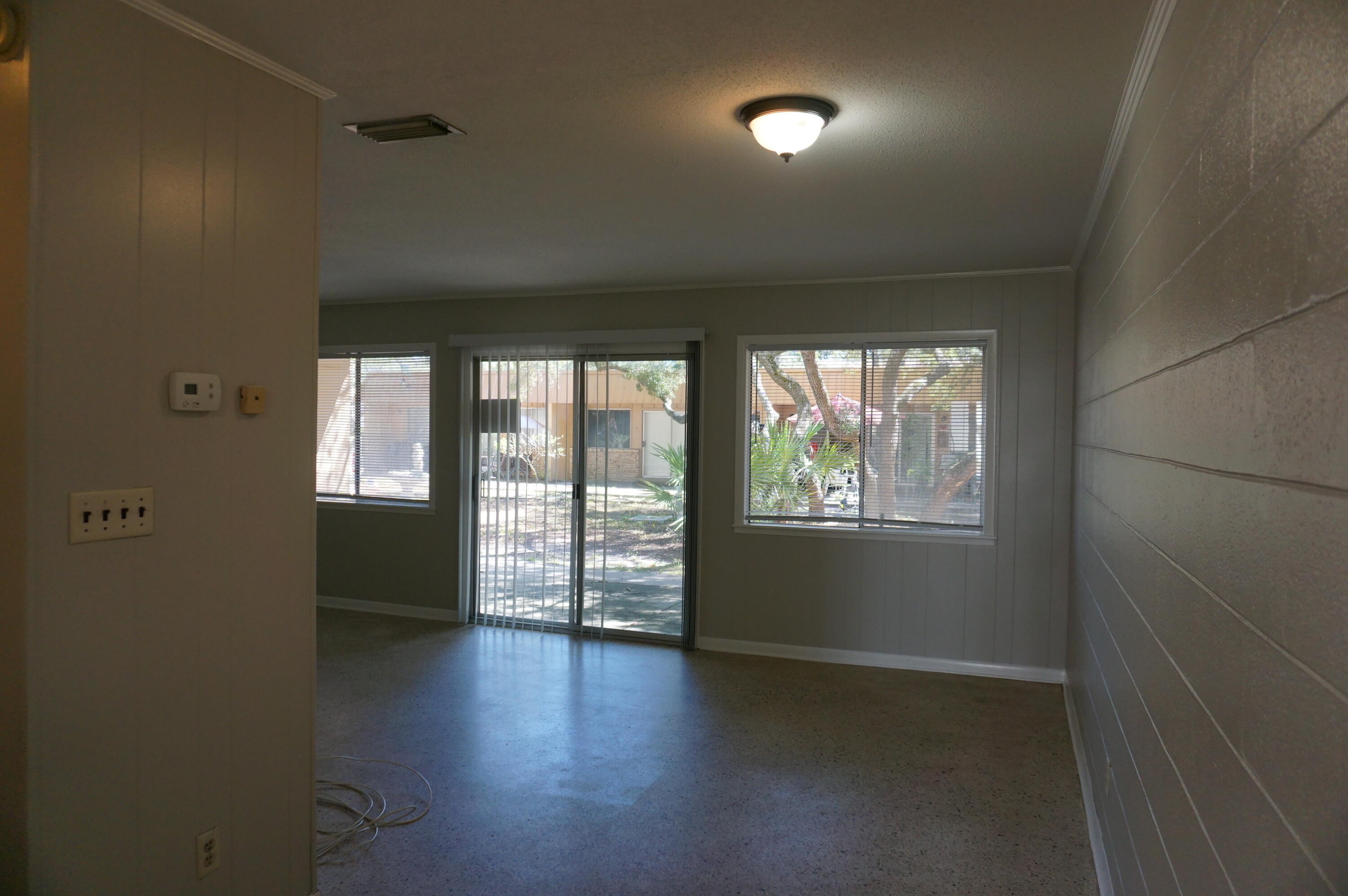 PORT DIXIE - Residential Lease