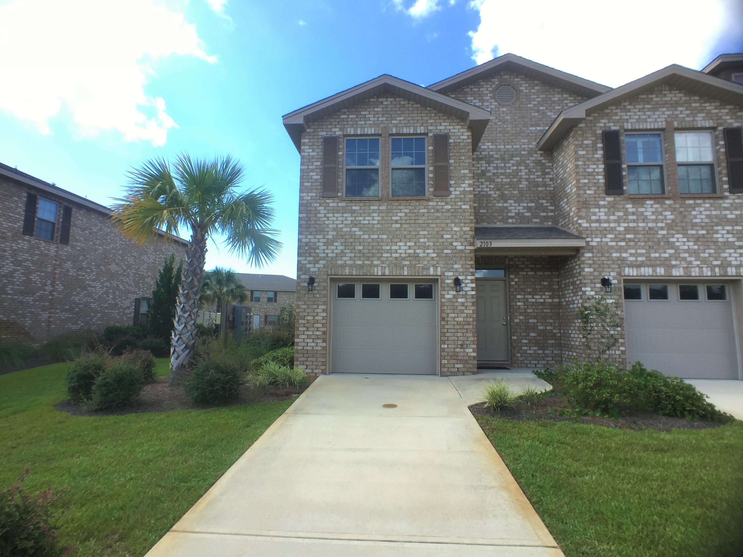 RESERVE POINTE - Residential Lease