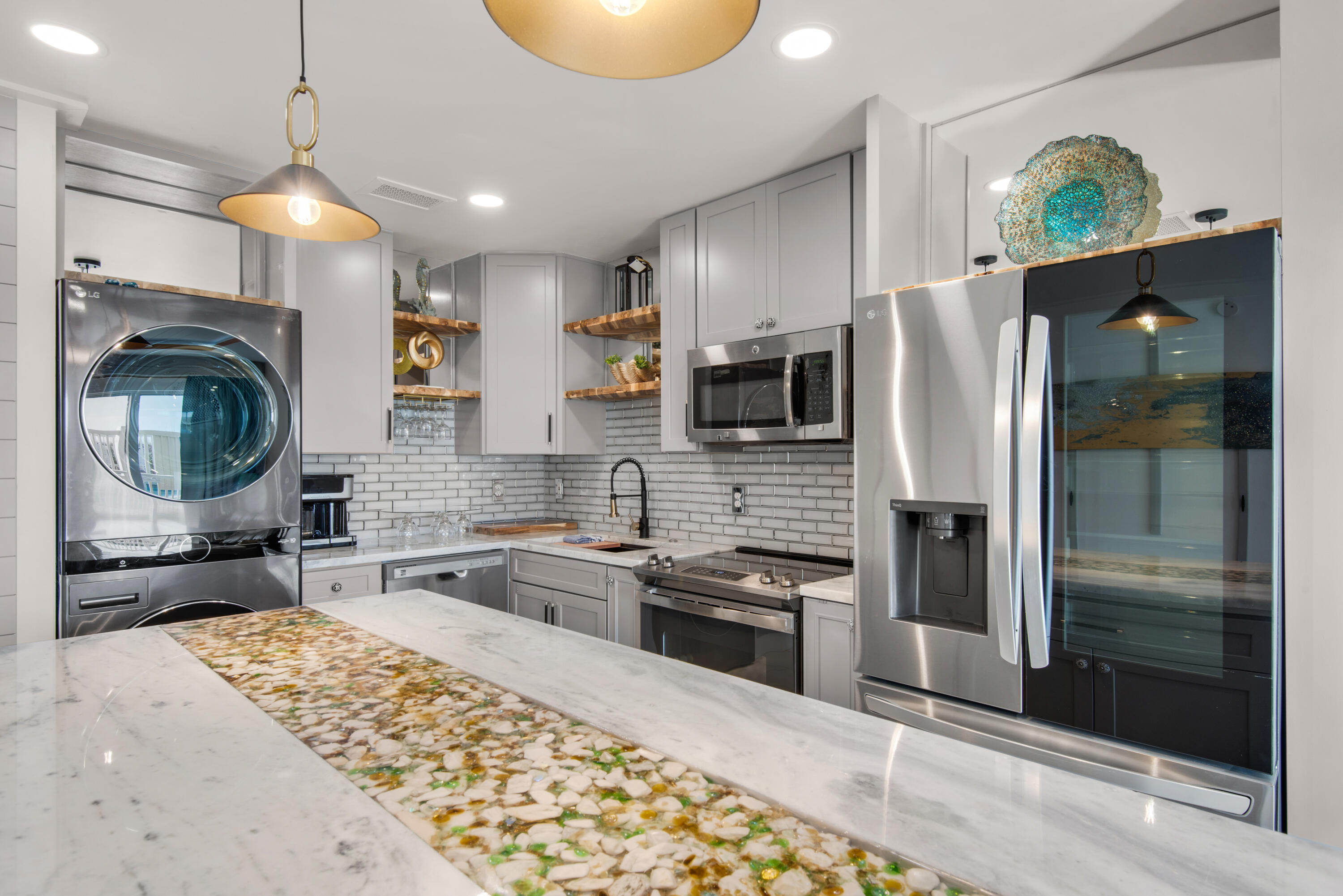 WINDANCER CONDO - Residential
