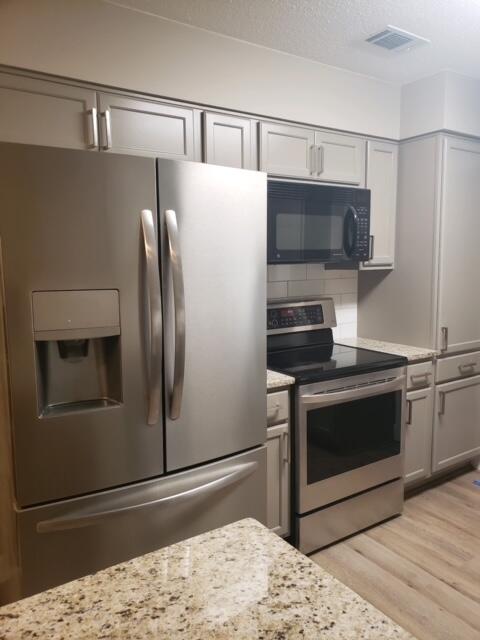 VALPARAISO PINECREST 5 - Residential Lease
