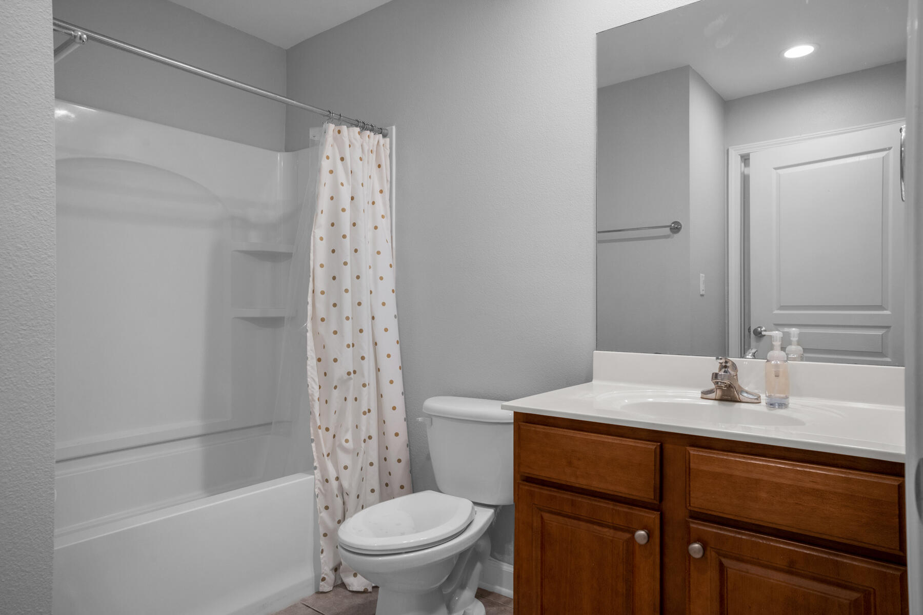INDIANOLA ON THE WATER - Residential Lease