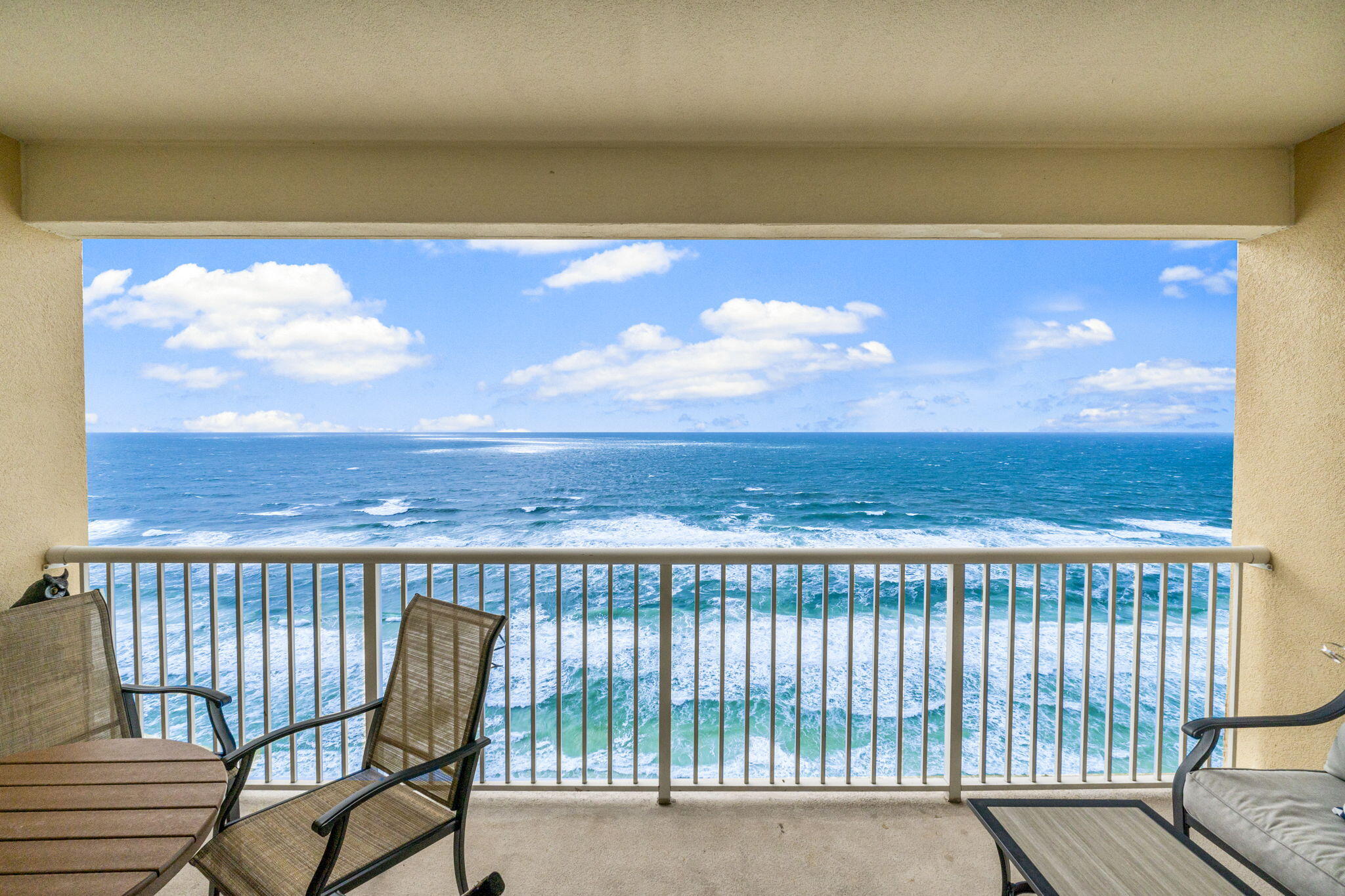 MAJESTIC BEACH TOWERS I - Residential