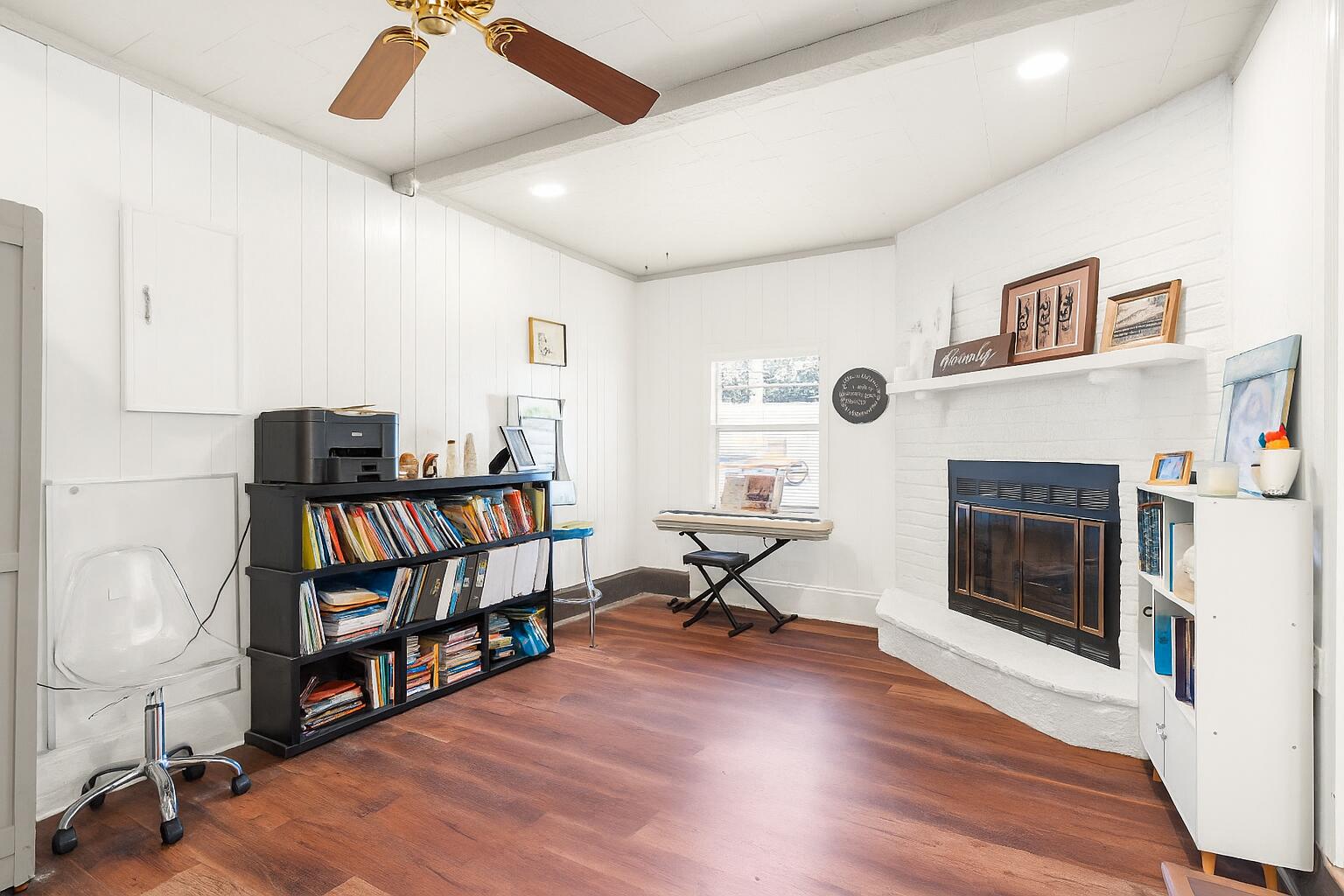 CAROL ANNE MANOR - Residential