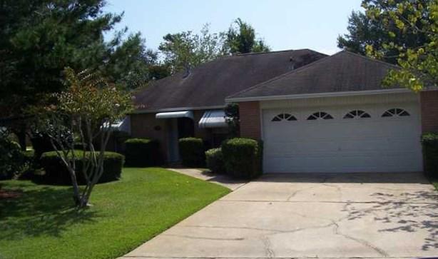 Nice corner lot in Parkwood Square. Great split bedroom floorplan features formal dining room and eat in kitchen with island, gas stove (no refrigerator), cozy gas fireplace, screened back porch and large privacy fenced back yard. Conveniently located close to elementary school as well as shopping and dining. Owner will consider a pet under 50 pounds that is spayed/neutered and fully housebroken with a non refundable pet fee & a refundable pet deposit. Anyone 18 or over wishing to live in the property must fill out an application and be on the lease. Tenants required to carry renter's liability insurance while occupying the property