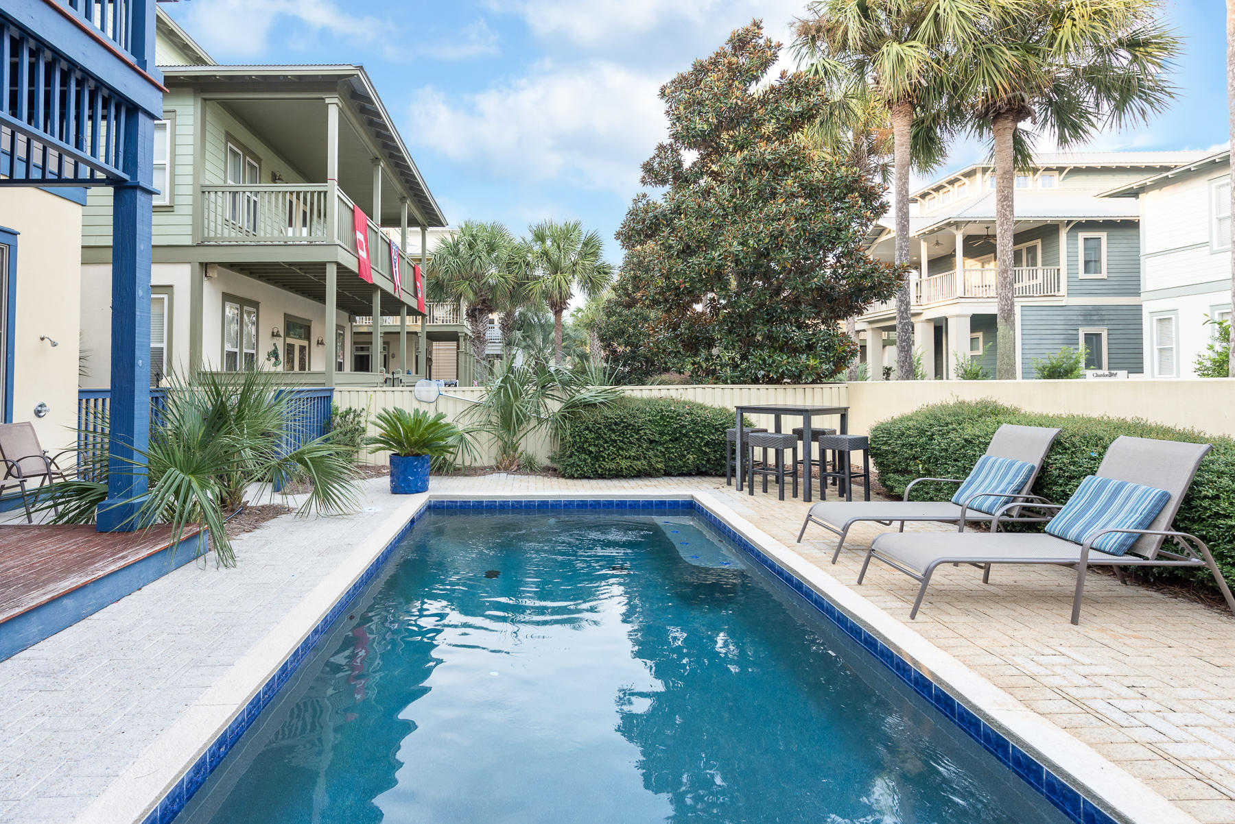 WATER'S EDGE - Residential