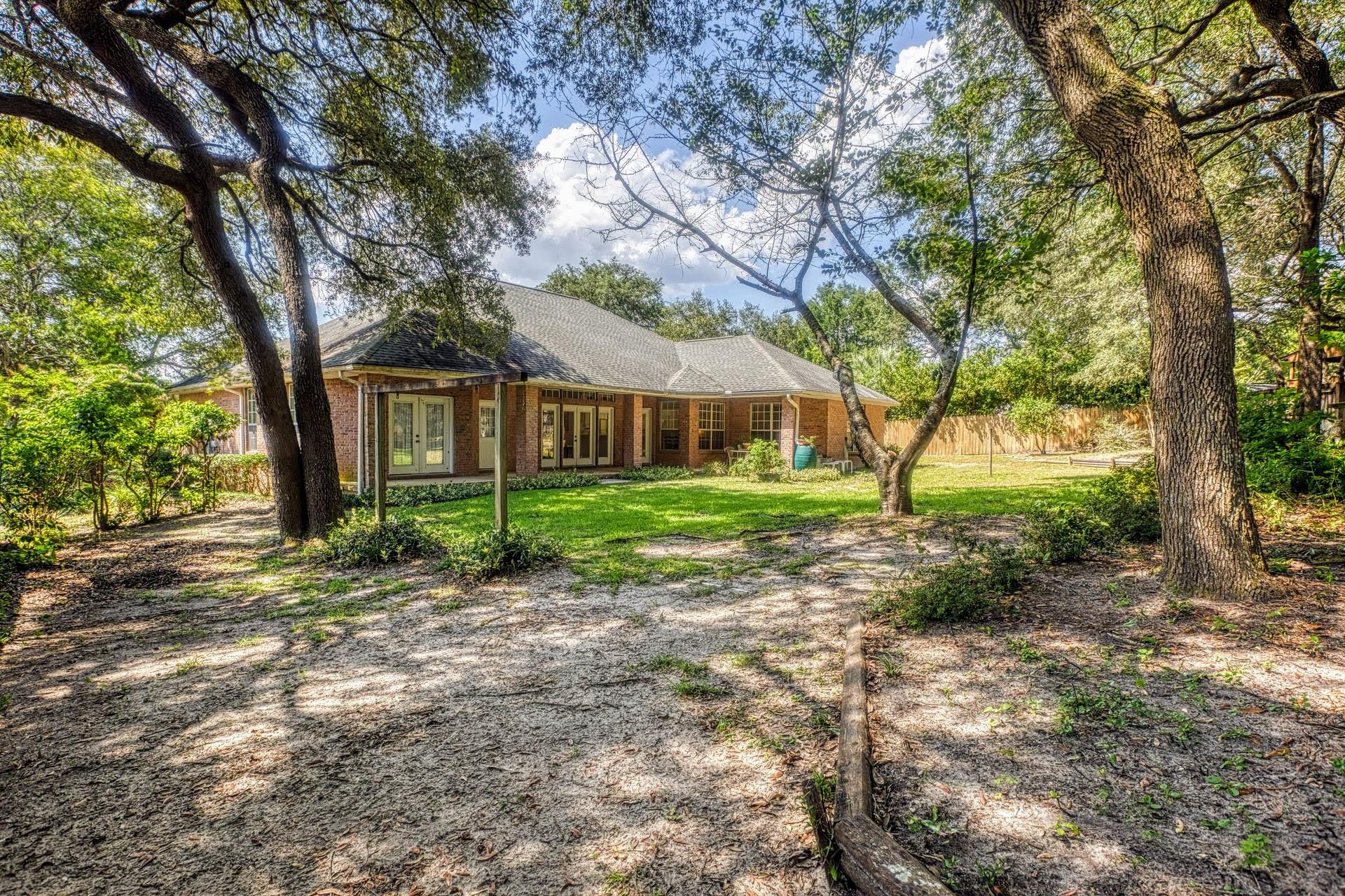 ROCKY BAYOU COUNTRY CLUB ESTATES 9 - Residential