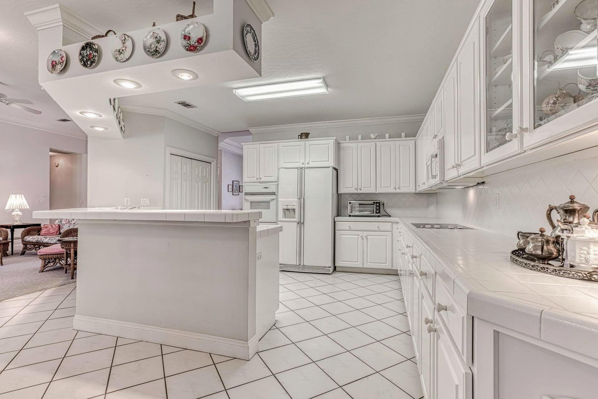 ROCKY BAYOU COUNTRY CLUB ESTATES 9 - Residential