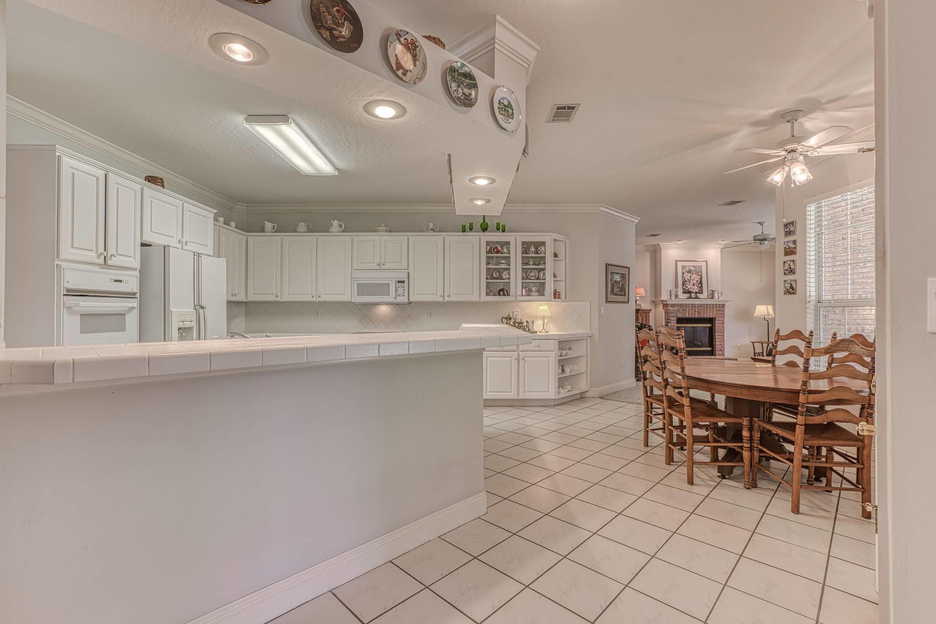 ROCKY BAYOU COUNTRY CLUB ESTATES 9 - Residential