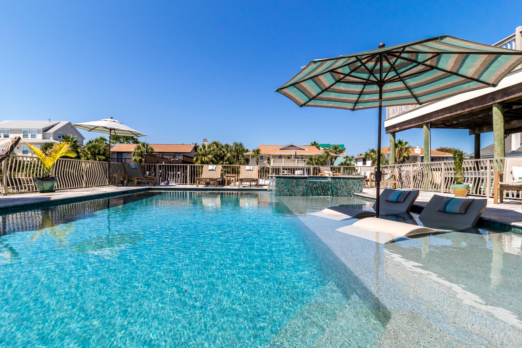 HOLIDAY ISLE - Residential