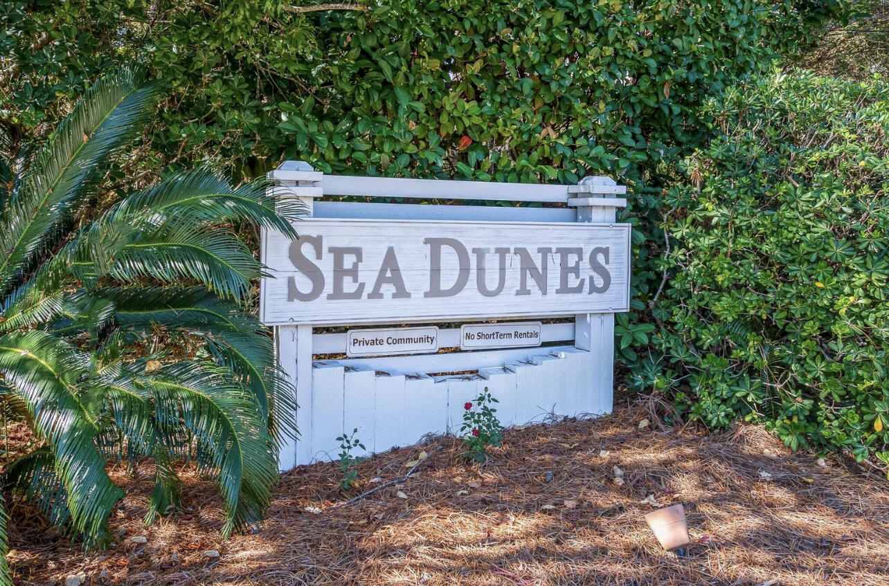 SEA DUNES - Land