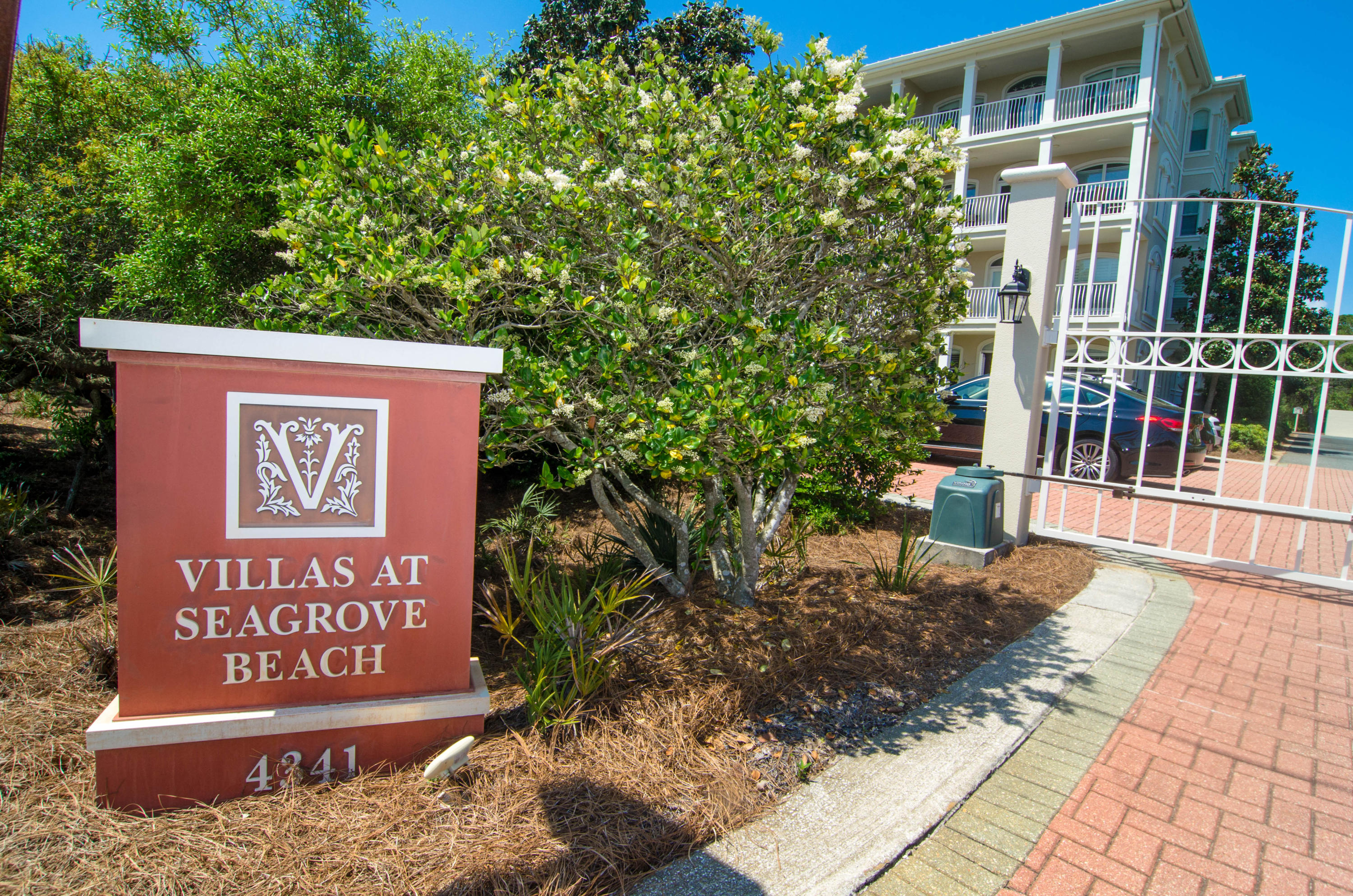 VILLAS AT SEAGROVE BEACH - Residential