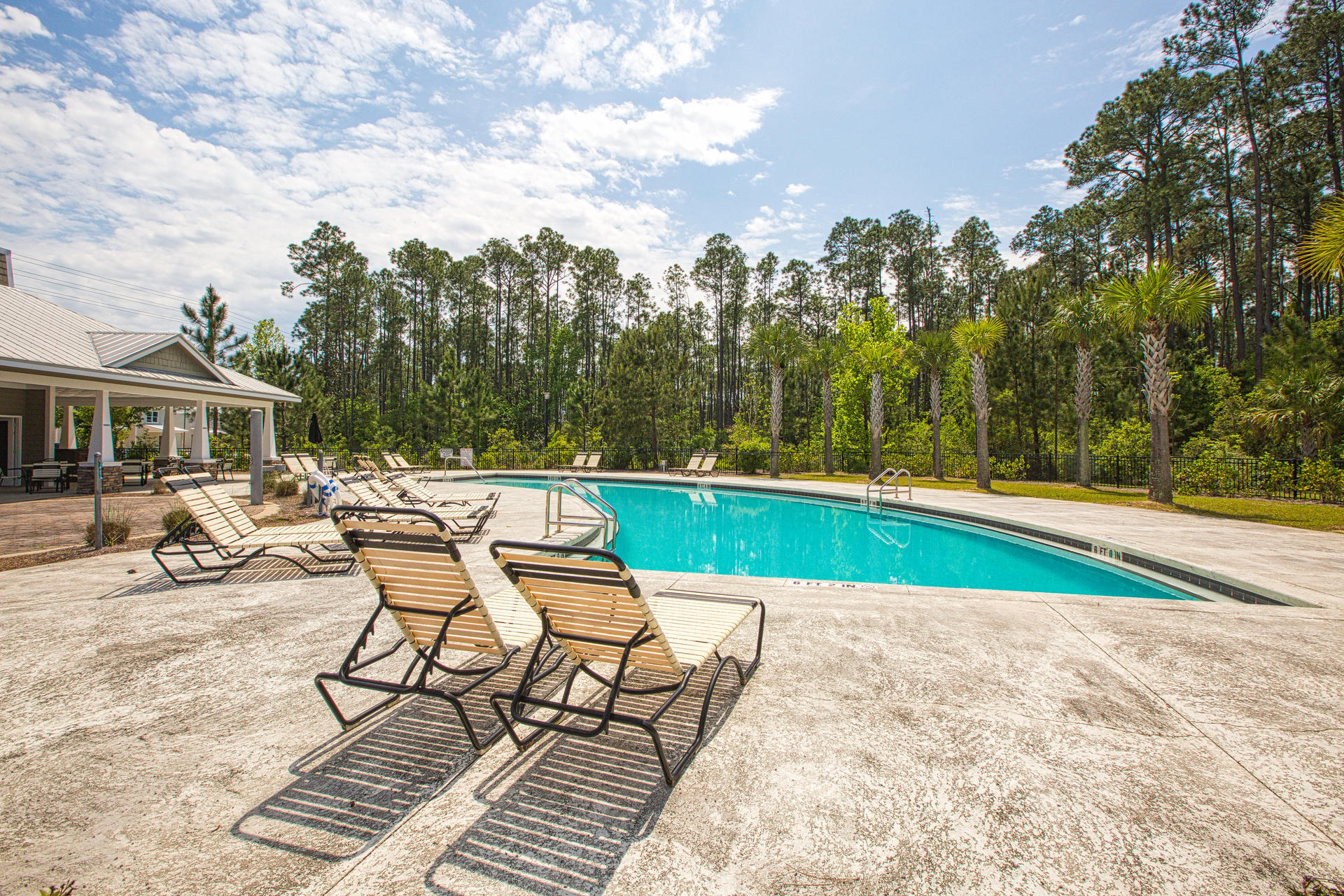 VERANDAS AT FREEPORT - Residential Lease
