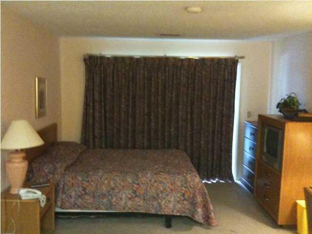 COMPLETED APPLICATIONS ACCEPTED & PROCESSED ON A FIRST COME, FIRST SERVE BASIS. AVAILABLE FOR IMMEDIATE OCCUPANCY. EFFECIENCY STUDIO CONDO LOCATED ON THE 2ND FLOOR AND OVERLOOKING THE MARINA. THIS CONDO FEATURES A KITCHEN WITH SMALL DORM STYLE REFRIGERATOR, MICROWAVE, TOASTER, COFFEE MAKER, ETC, NO STOVE. NO PETS ALLOWED. POWER, WATER AND LOCAL PHONE SERVICE IS INCLUDED. TENNIS COURTS, COMMUNITY POOL AND GOLF COURSE ARE LOCATED NEARBY. TENANT TO PAY FOR POOL PASS, TENNIS MEMBERSHIP AND GOLF MEMBERSHIP. FOR MORE INFORMATION, TO SCHEDULE AN APPOINTMENT AND TO APPLY ONLINE, VISIT OUR WEBSITE AT WWW.PROPERTYFRAMEWORKS.COM/PENSACOLA